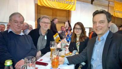 Politischer Aschermittwoch in Fellbach - Gemütlich war es zusammen mit unserer neuen Bundestagsabgeordneten in Ulm, Ronja Schmitt, beim politischen Aschermittwoch in Fellbach.  mit Paul Glökler, Thomas Schweizer und Ronja Schmitt, MdB.